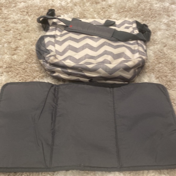 Skip Hop Diaper Bag - Picture 4 of 5